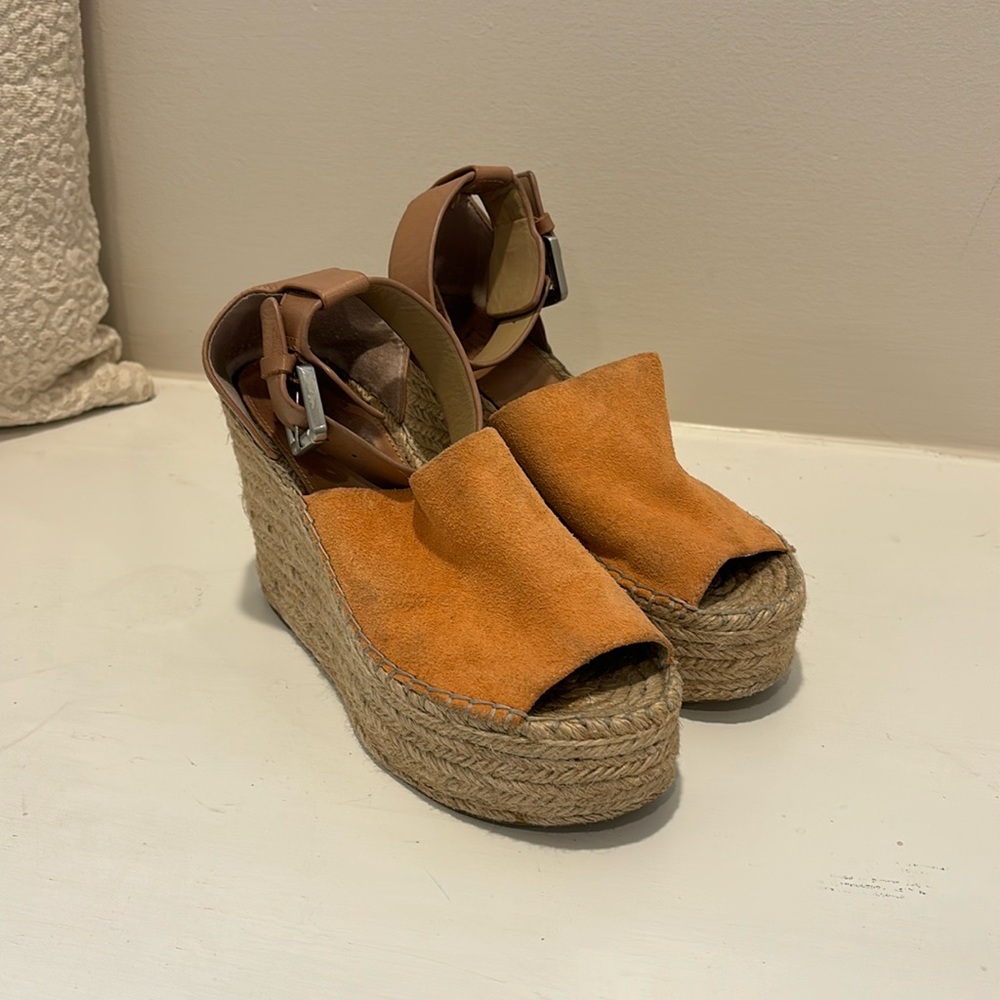 Marc Fisher LTD Women’s Mladalyn Espadrille Wedge Sandal Coral Suede Size 6